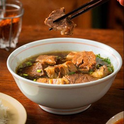 ก๋วยเตี๋ยวเนื้อตุ๋น