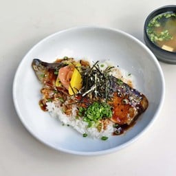 ข้าวหน้าปลาซาบะย่าง ซอสเทอริยากิ