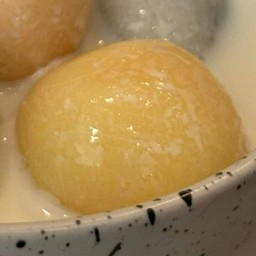 บัวลอยไข่เค็ม