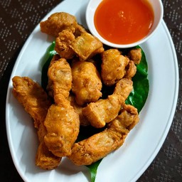 สามชั้นทอดน้ำปลา