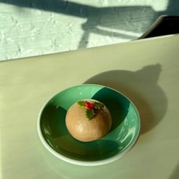 Chocolate Bun (ซาลาเปาช็อกโกแลต) ใบมิสเซิลโท