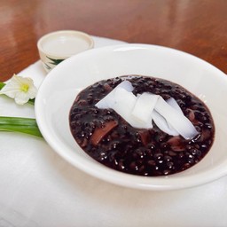 เปียกข้าวเหนียวดำมะพร้าวอ่อน