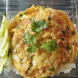 ข้าวไข่เจียว ทรงเครื่อง ปูอัด แครอท หอมใหญ่