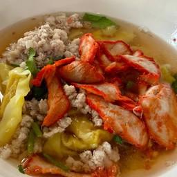 เกี๊ยวหมูสับต้มยำ