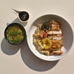 ข้าวหน้าหมูทงคัตสึ ไข่ข้น