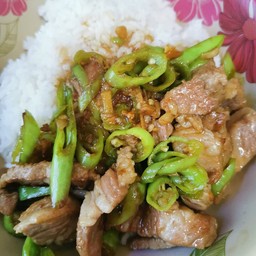 ผัดหมูใส่พริกอ่อน