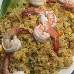 ข้าวผัดกุ้งจานใหญ่