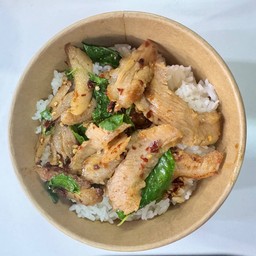 ข้าวกะเพราคอหมูย่าง