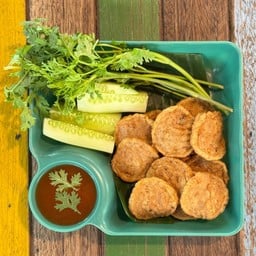 .หมูยอทอดชุดใหญ่. ทอดด้วยน้ำมันหมู.