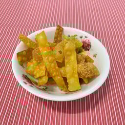 พูนๆ เย็นตาโฟต้มยำ  (ตลาดใหม่สระหลวง) ตลาดใหม่สระหลวง