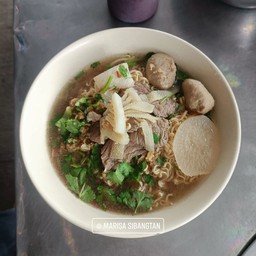 ก๋วยเตี๋ยวน้องมิ้นกระบวยซิ่ง
