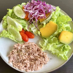 สลัดทูน่า สูตรคลีน