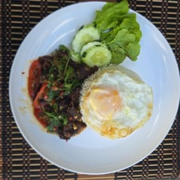 ข้าวกะเพราหมูตุ๋น