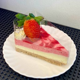 สตอเบอรี่ชีสพาย  1 ชิ้น