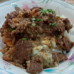 ข้าวหน้าเนื้อสไตล์ญี่ปุ่น