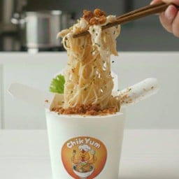 ChikYum เส้นหมี่ไก่ฉีกกากหมู ราชพฤกษ์