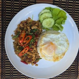 ข้าวกะเพราหมูสับวุ้นเส้น