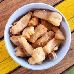 .กากหมูกระเทียมเจียว.