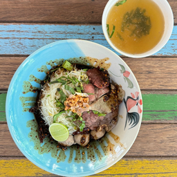 .เส้นคลุกทรงเครื่อง.