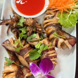 ปลาหมึกไข่ทอดน้ำปลา