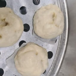 ข้าวเหนียว หมูปิ้ง น้ำเต้าหู้ ปาท่องโก๋ ซาลาเปา ทอดมัน อู่รถแดง ลาซาลเซ็นเตอร์ ซอยลาซาล