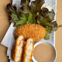 โครเก็ตครีมกุ้ง2ชิ้น(คัตสึ ซอส)