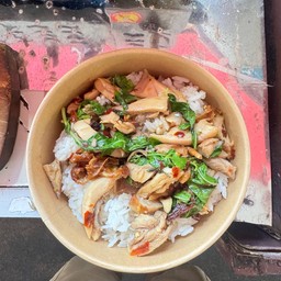 ข้าวกะเพราไก่ย่าง