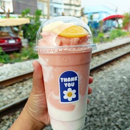 สตอเบอรี่+ส้ม+กล้วย+นมสดโยเกิร์ต