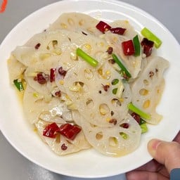 O凉拌藕片ยำรากบัว