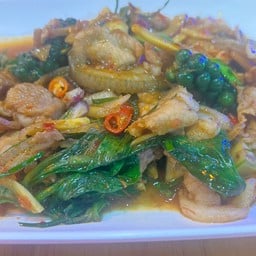 หมูป่าผัดเผ็ด