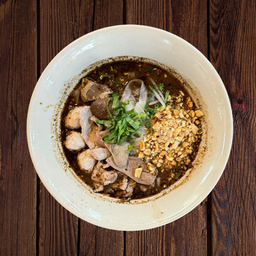 .ก๋วยเตี๋ยวน้ำตกต้มยำเนื้อ.