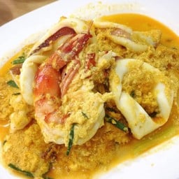 กุ้ง+หมึกผัดผงกระหรี่