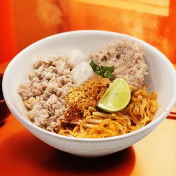 ก๋วยเตี๋ยวบะหมี่เป๊าะต้มยำ