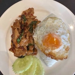 ข้าวกระเพราหมูชิ้น