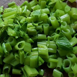 .ผักบุ้งลวก.