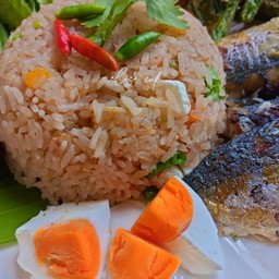 ข้าวผัดน้ำพริกไก่