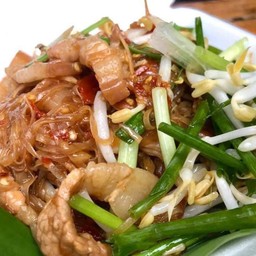 ป้าแห้ง ผัดหมี่โคราช