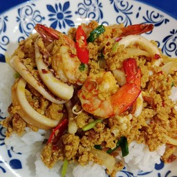 ข้าว ทะเลผัดผงกะหรี่