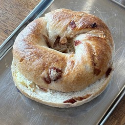 Begels’Cranberry CreamCheese