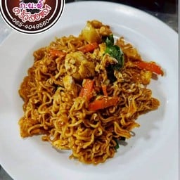 มาม่าผัดขี้เมาเนื้อ