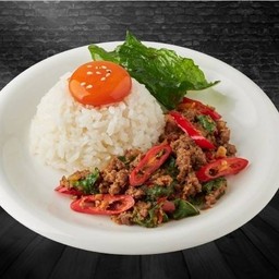 ข้าวกะเพราเนื้อวากิวไข่ดอง