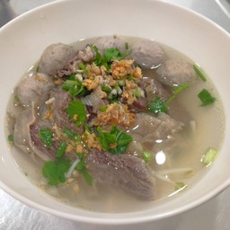 ก๋วยเตี๋ยวน้ำใสลูกชิ้นศรีย่าน ถนนไทยรามัญ