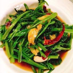 ผัดผักบุ้งไฟแดง