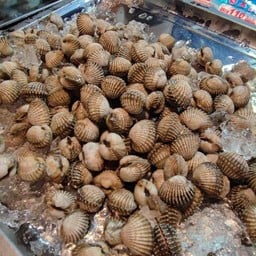 กุ้งอ่ะป่าว กุ้งตักบุฟเฟ่ต์ ตักละ 100 บาท