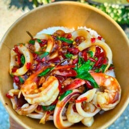 ร้านกระเพราห้อง18 1