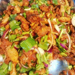 ไก่ทอด(ยำไก่แซ่บ)