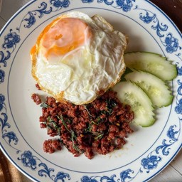 ข้าวราดผัดกะเพรา