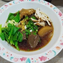 ร้าน มูมู้เตี๋ยวไก่แม่แตง -