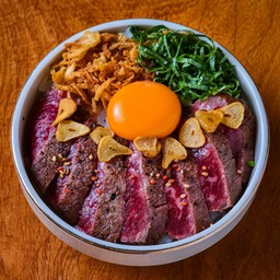 ข้าวหน้าเนื้อวากิวญี่ปุ่นแท้ สเต็กไข่ดอง