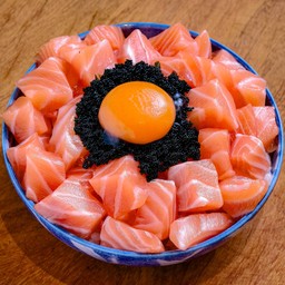 มินิ ข้าวหน้าแซลมอนไข่ดองไข่กุ้ง